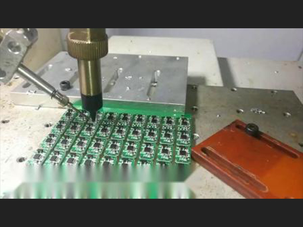 PCB板细针脚焊锡